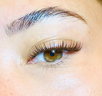 Extensions de cils à faire chez toi